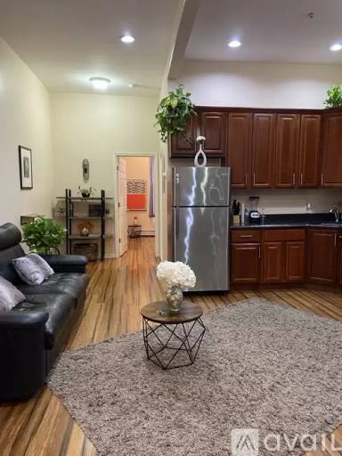 Main picture of 563 Walton Ave