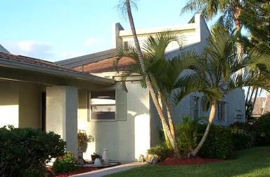 Main picture of 400 Charlemagne Blvd