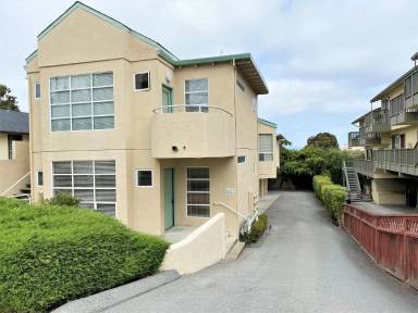 Main picture of 333 Larkin St