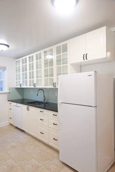 Main picture of 8802 Plymouth St