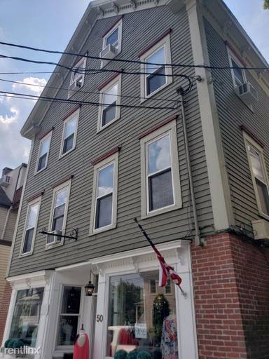 Main picture of 34 Amesbury Ave