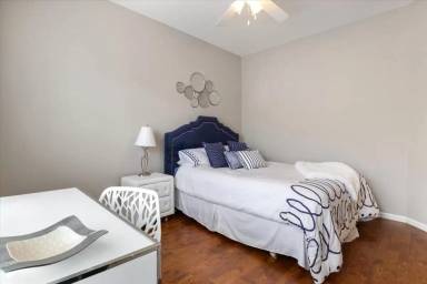 Main picture of 1230 Lands End Pkwy