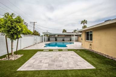 Main picture of 1242 E La Jolla Dr