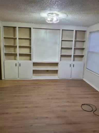 Main picture of 3292 Buckland St
