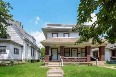 Main picture of 2322 Eastview Ave