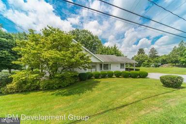 Main picture of 690 Bean Hill Rd