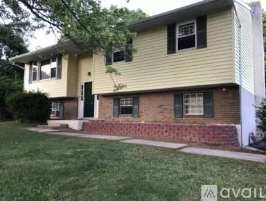 Main picture of 4 Country Ln