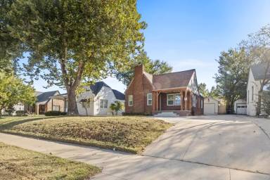 Main picture of 1331 S Gary Ave