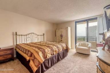 Main picture of Oceans West One