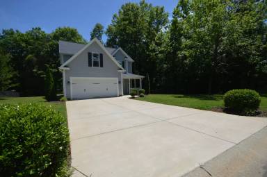 Main picture of 800 N Third St