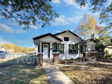 Main picture of 201 S Jamestown Ave