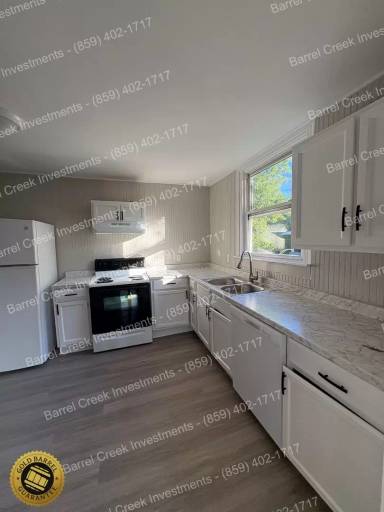 Main picture of 15 Taylor Ave