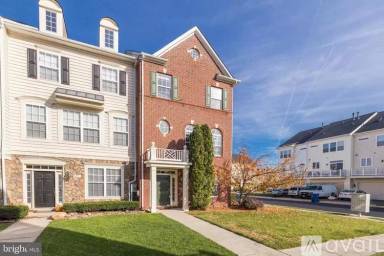 Main picture of 42419 Bowditch Sq