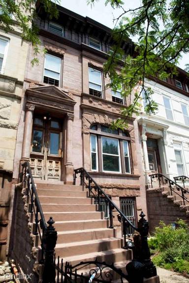Main picture of 1293 Bergen St