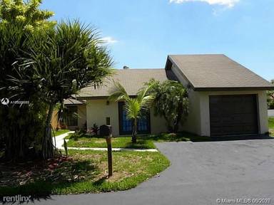 Main picture of 6921 SW 104th Ct