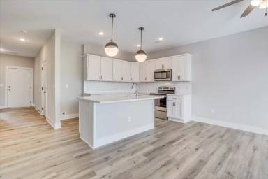 Main picture of 216 N Tracy St