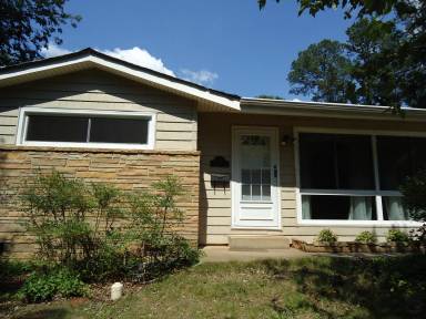 Main picture of 1033 College Station Rd