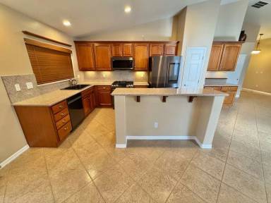 Main picture of 5805 Hawkeye Bell St