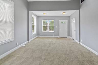 Main picture of 618 Woodbourne Ave