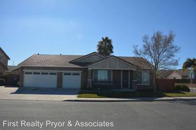 Main picture of 202 Rangewood Dr