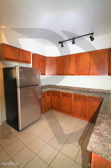 Main picture of 1115 W Oakdale Ave