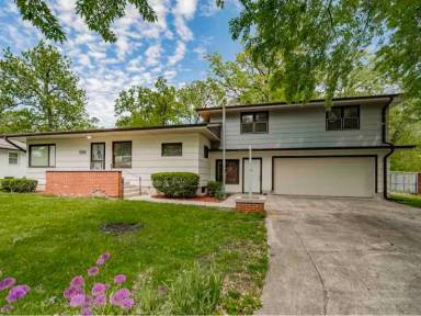 Main picture of 23126 W Oak St