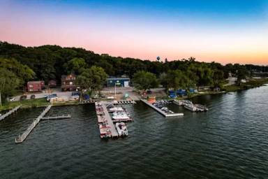 Main picture of 117 Nippersink Rd