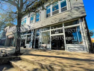 Main picture of 222 N Beaton St