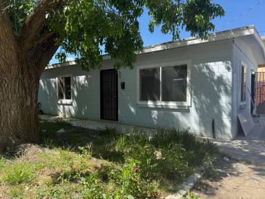 Main picture of 18 Anderson Ave