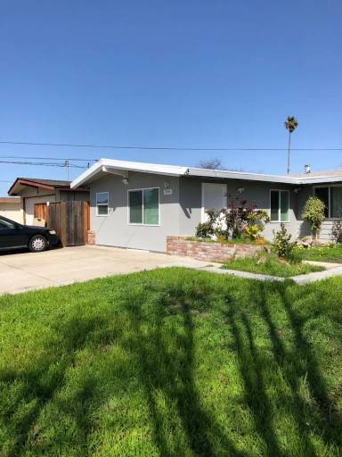 Main picture of 27740 Calaroga Ave