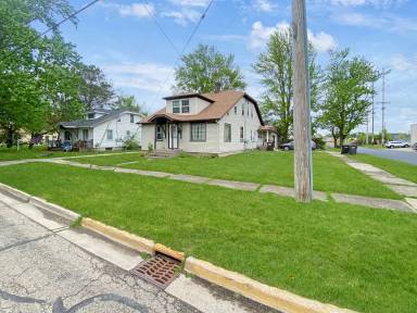 Main picture of 135 E Averill St
