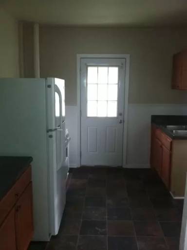 Main picture of 9447 Peachtree St