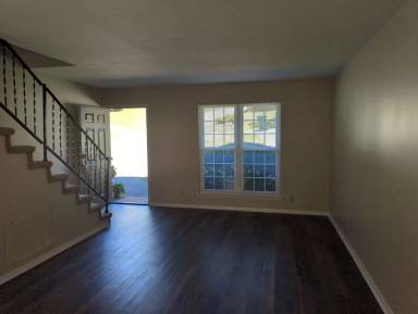 Main picture of 1000A Central Dr
