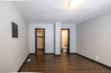 Main picture of 2430 R St