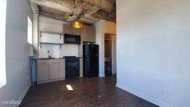 Main picture of 1325 W Wilson Ave Apartments