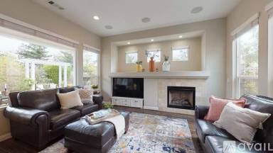 Main picture of 1775 Louise Ln