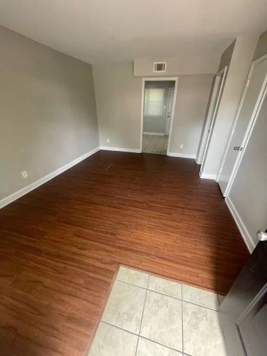 Main picture of 330 Bradford Dr