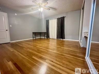 Main picture of 9236 Forbes Ave