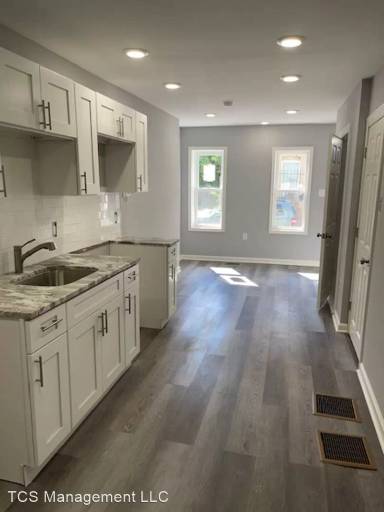 Main picture of 2115 N Percy St