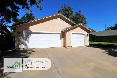 Main picture of Main St