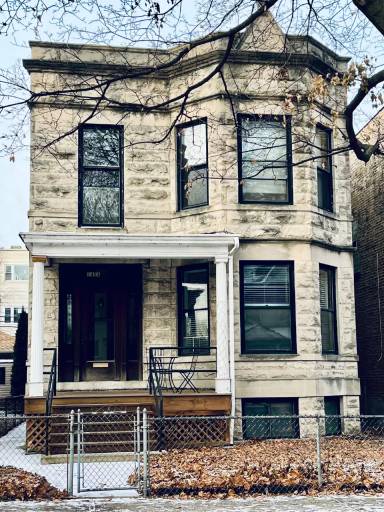 Main picture of 1454 W Winona St