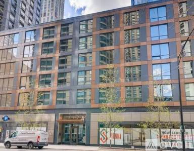 Main picture of 423 E Ohio St