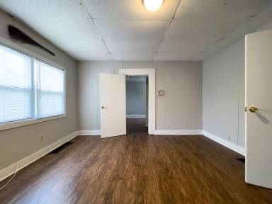 Main picture of 710 W Kilgore Ave