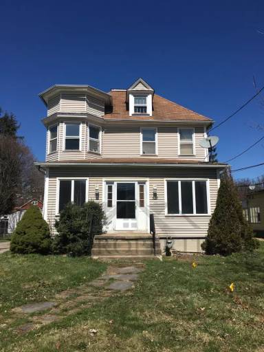 Main picture of 339 E Lincoln Way