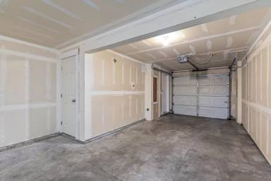 Main picture of 3315 S 43rd St