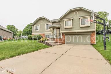 Main picture of 8212 S 67th Ct