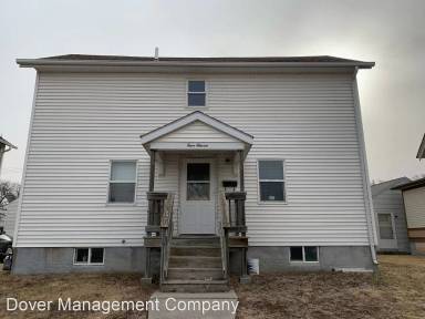 Main picture of 411 S 1st St