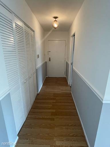 Main picture of 9718 Kingsbridge Dr