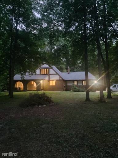 Main picture of 48215 9 Mile Rd