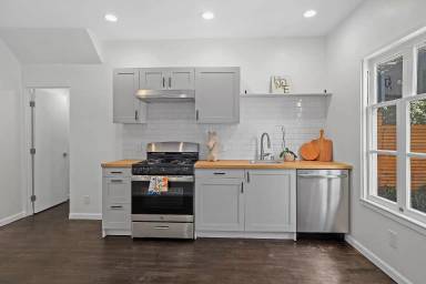 Main picture of 209 Columbia Pl